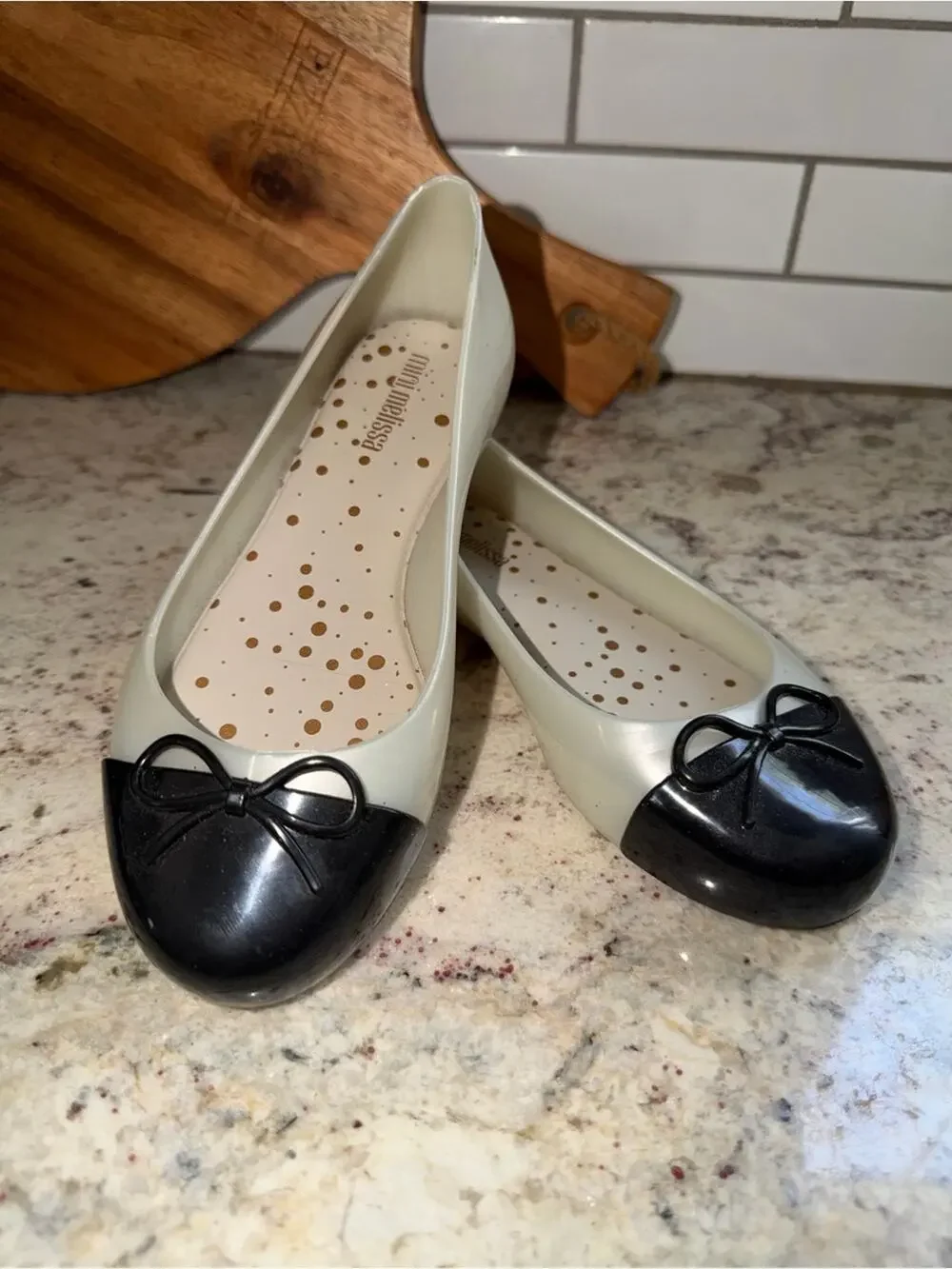 Mini Melissa Sweet Love Bow Cap-Toe Jelly Flats in Cream and Black EU 31 US 13